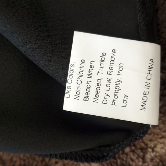 Mock neck blouse. - Picture 6 of 6